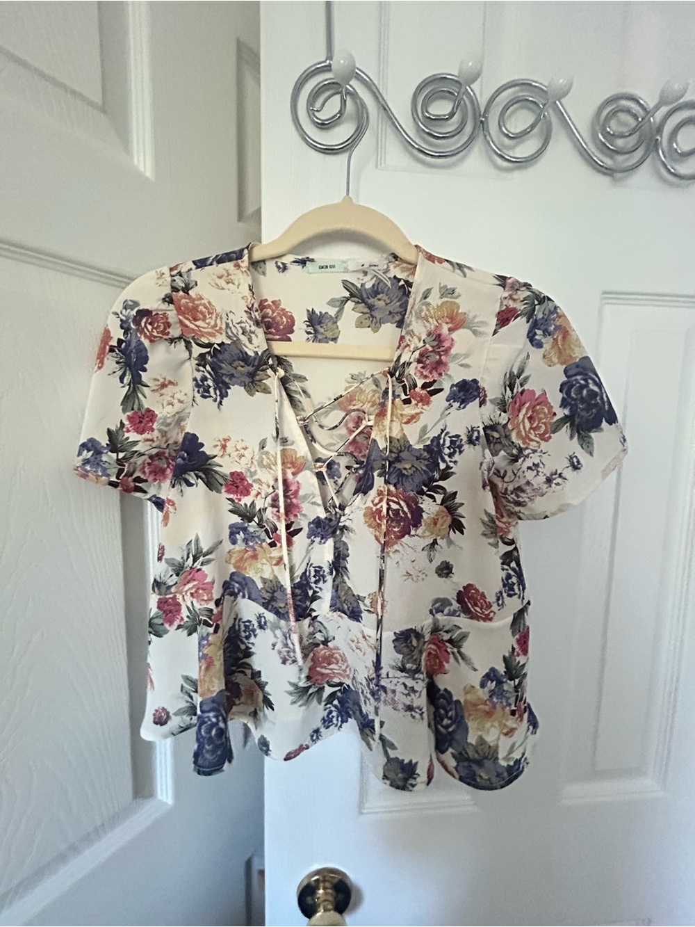 Pretty blouse - Picture 4 of 5